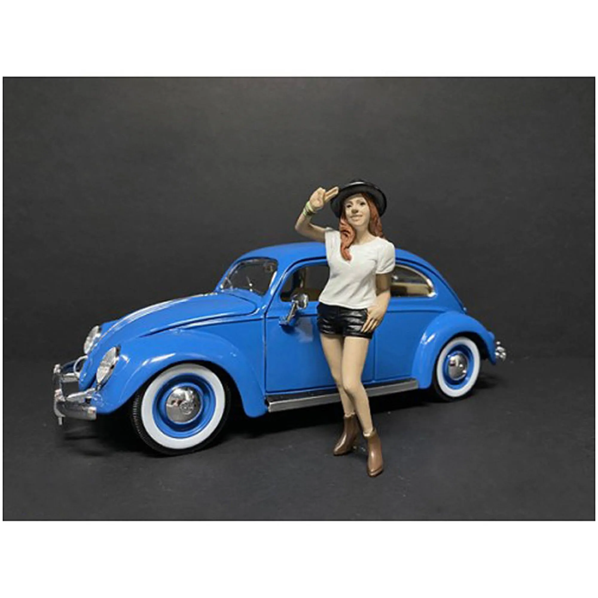 American Diorama Figurine I - "Partygoers" Polyresin Blister Pack for 1/24 Models