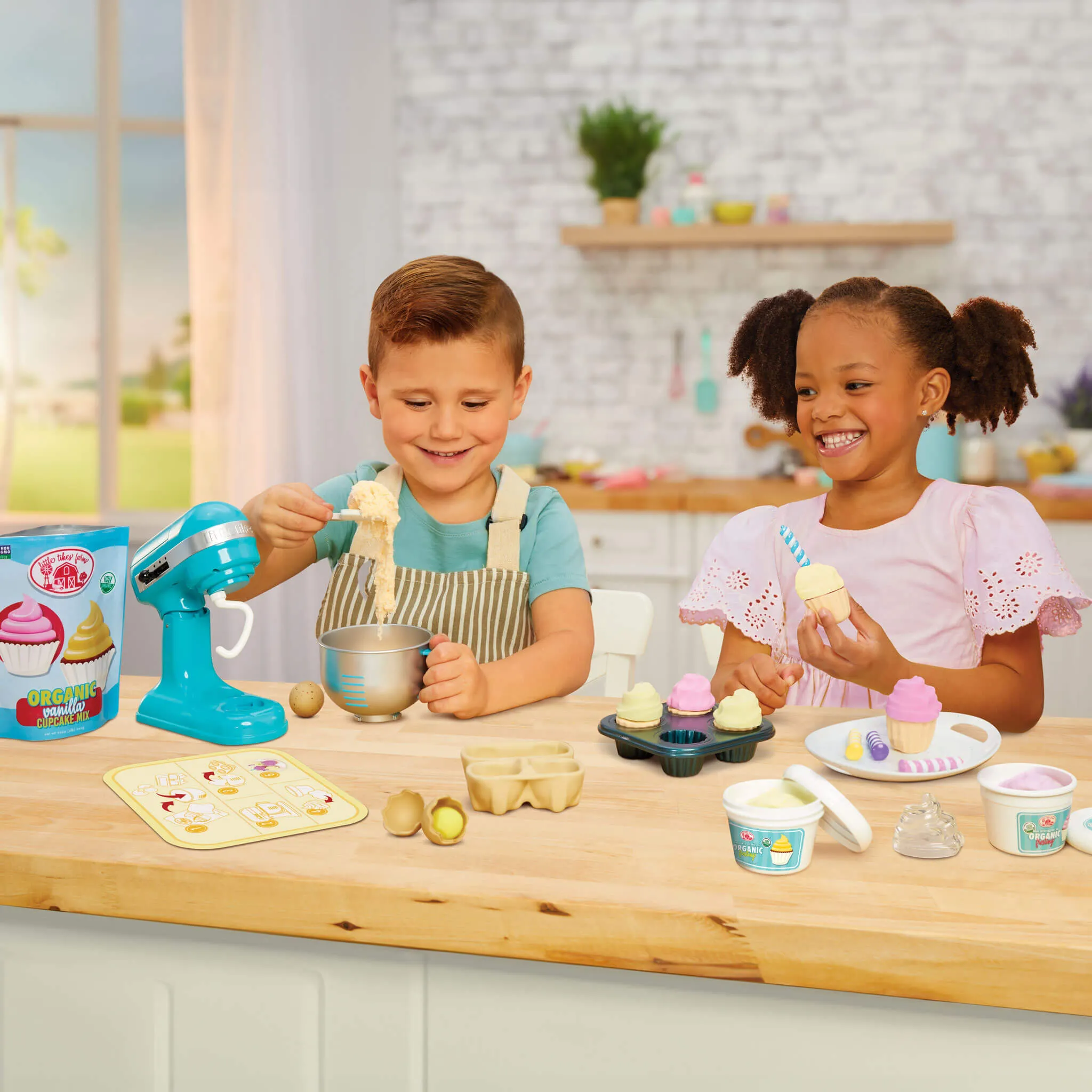 Creative Chefs™  Bakers Kit – Baking Playset with Working Mixer