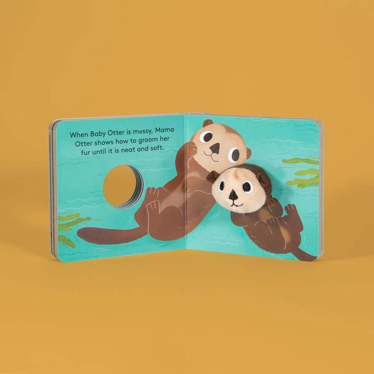 Finger Puppet Board Book - Baby Otter