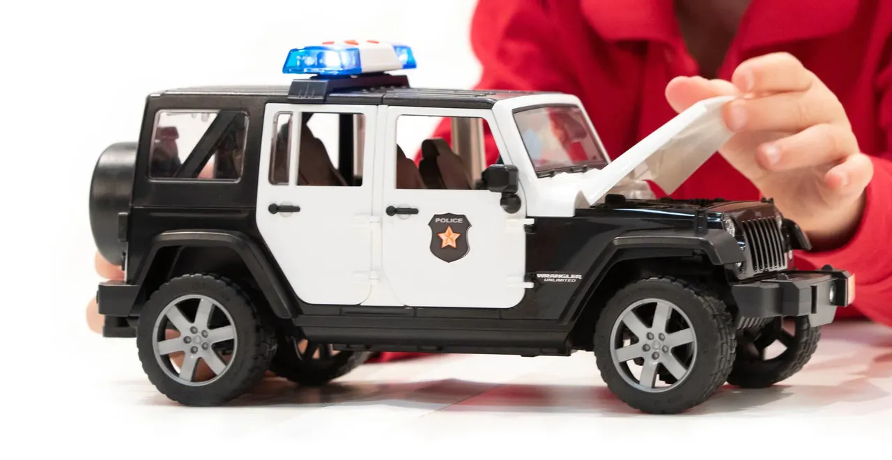 Jeep Rubicon Police car   light skin Police