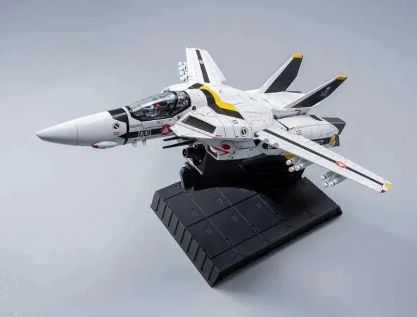 ThreeZero ROBO-DOU VF-1S Veritech (Roy Fokker)