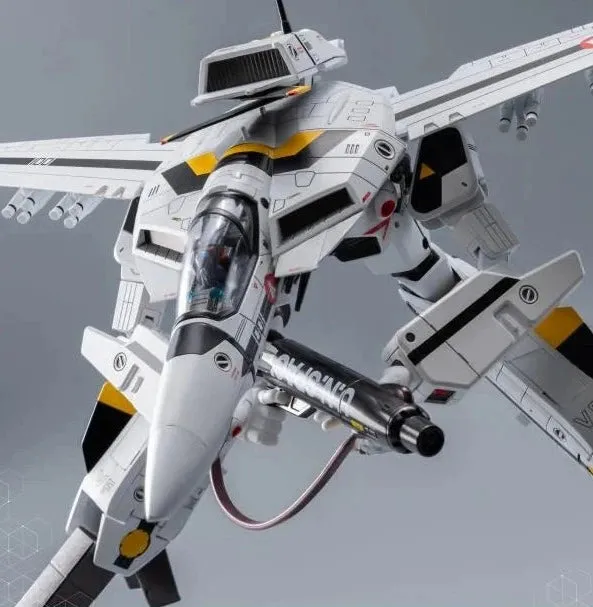 ThreeZero ROBO-DOU VF-1S Veritech (Roy Fokker)
