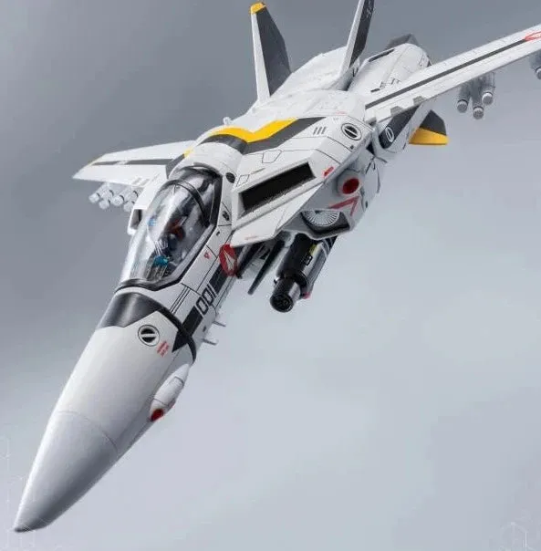 ThreeZero ROBO-DOU VF-1S Veritech (Roy Fokker)